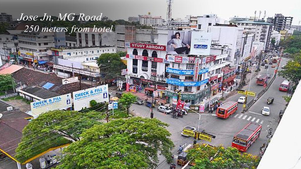 Hotel Aiswarya Kochi Kültér fotó
